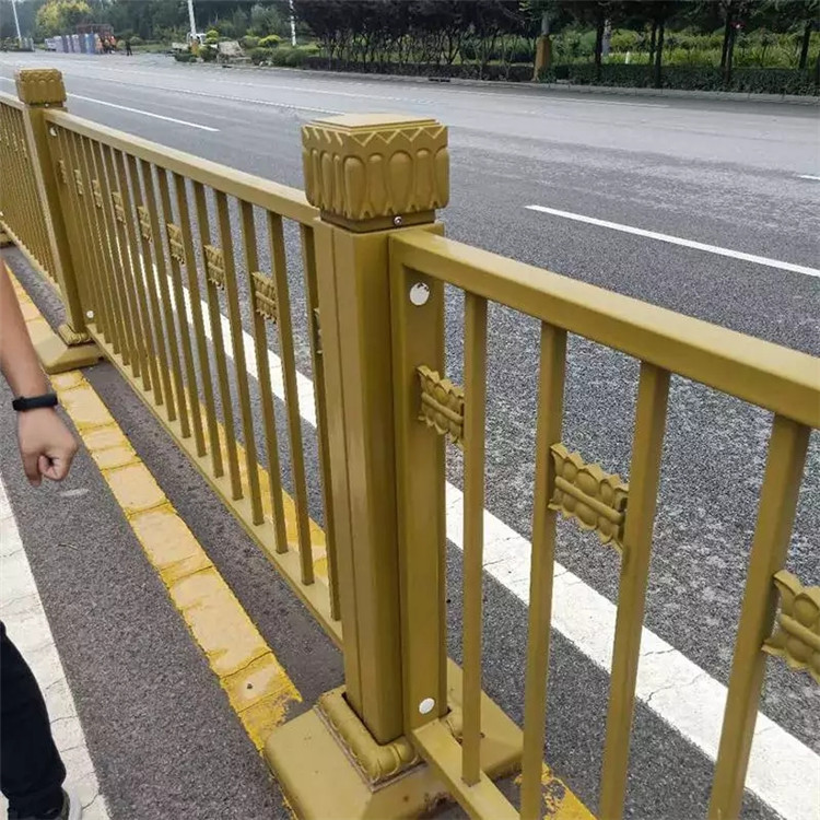 蓮花黃色護(hù)欄圖片1 蓮花黃色護(hù)欄圖片1