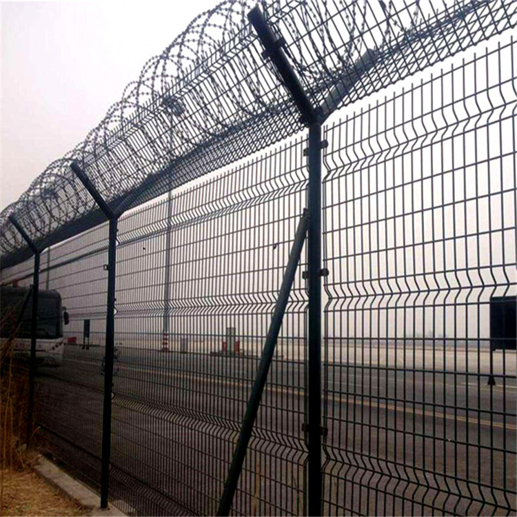 機場巡邏道刀刺防護網(wǎng)墻圖片3 機場巡邏道刀刺防護網(wǎng)墻圖片3