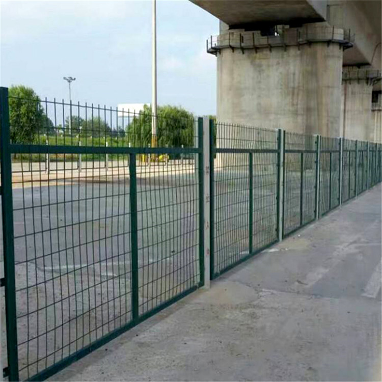 鐵路金屬防護(hù)網(wǎng)圖片4 鐵路金屬防護(hù)網(wǎng)圖片4