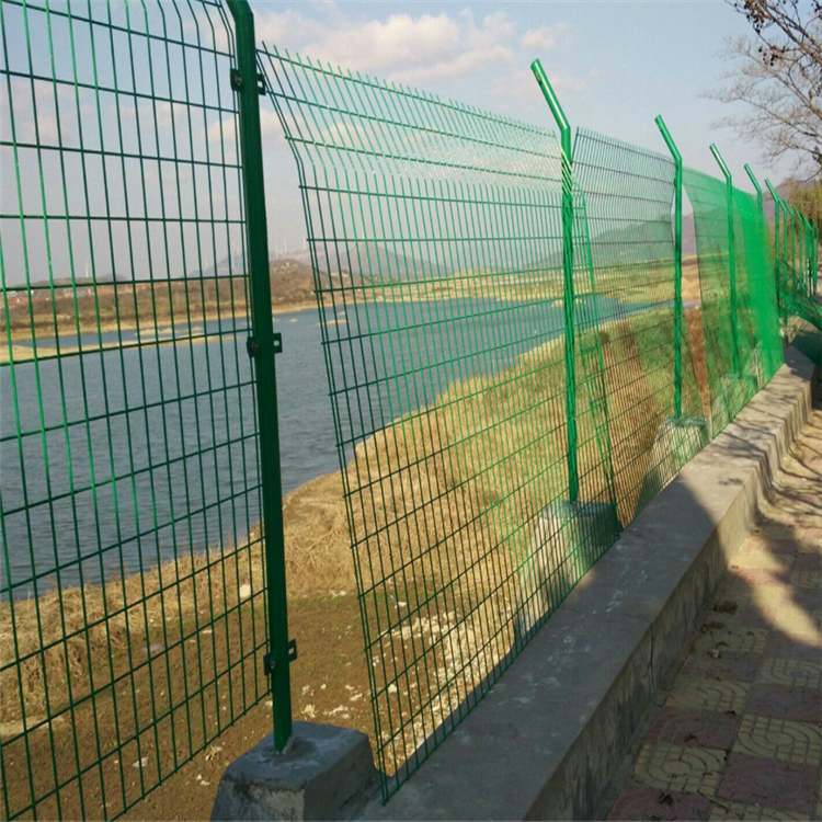 水源地防銹鐵絲網(wǎng)用途圖片4 水源地防銹鐵絲網(wǎng)用途圖片4