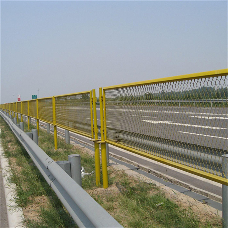 夜間燈光隔離網(wǎng)圖片1 夜間燈光隔離網(wǎng)圖片1