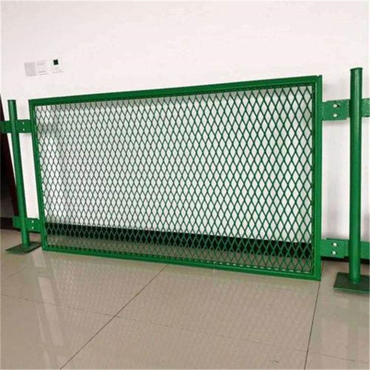 夜間燈光隔離網(wǎng)圖片4 夜間燈光隔離網(wǎng)圖片4