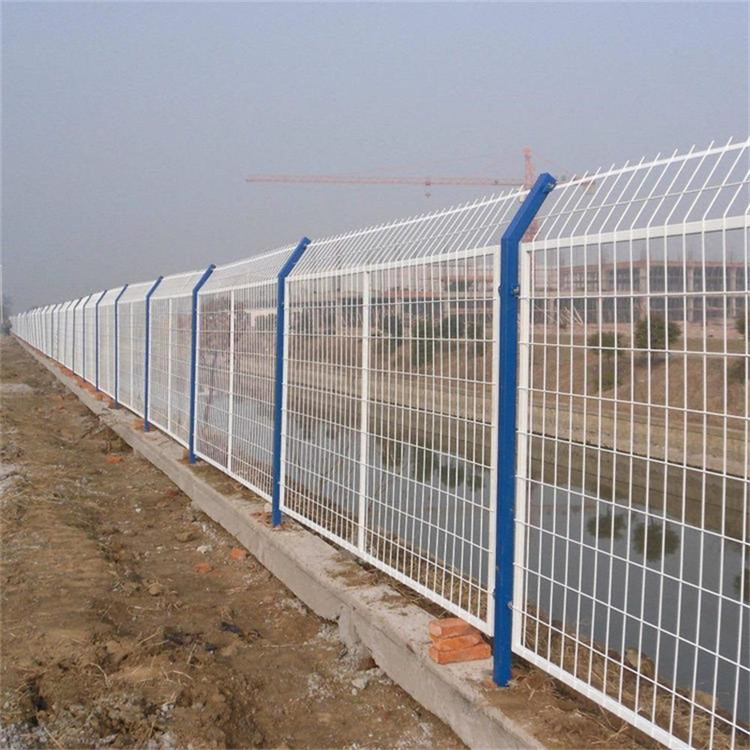 公路框架護(hù)欄網(wǎng)廠圖片3 公路框架護(hù)欄網(wǎng)廠圖片3